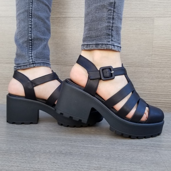 90'sBlack Grunge Chunky Lug Sole Shoes - Picture 3 of 8